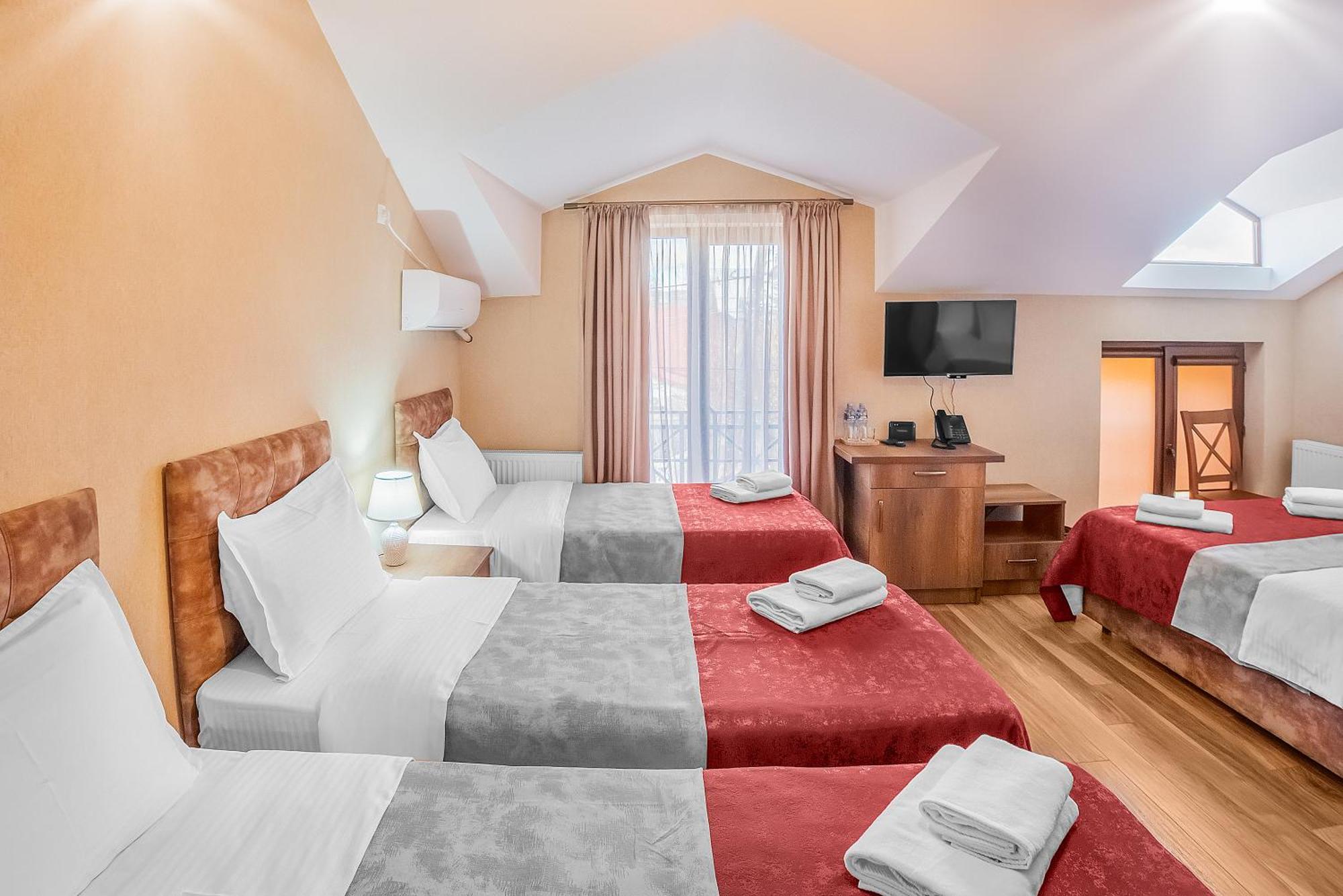 Dzvel Ubanshi Hotel กอริ ภายนอก รูปภาพ